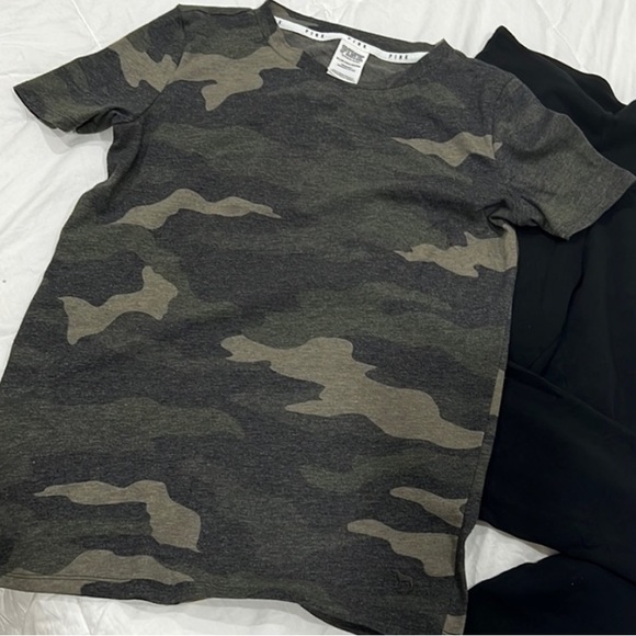 💚PINK VS Camouflage TOP only - Picture 11 of 13